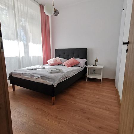 Apartament Z Klimatyzacja Krasków Exterior foto