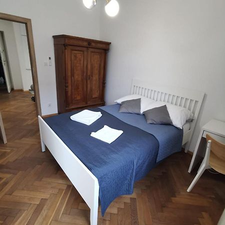Apartament Z Klimatyzacja Krasków Exterior foto